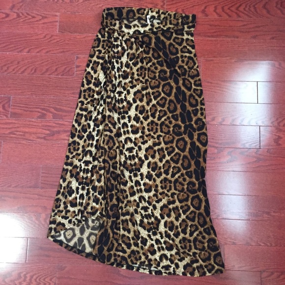 Leopard Print Midi Skirt - Picture 3 of 8